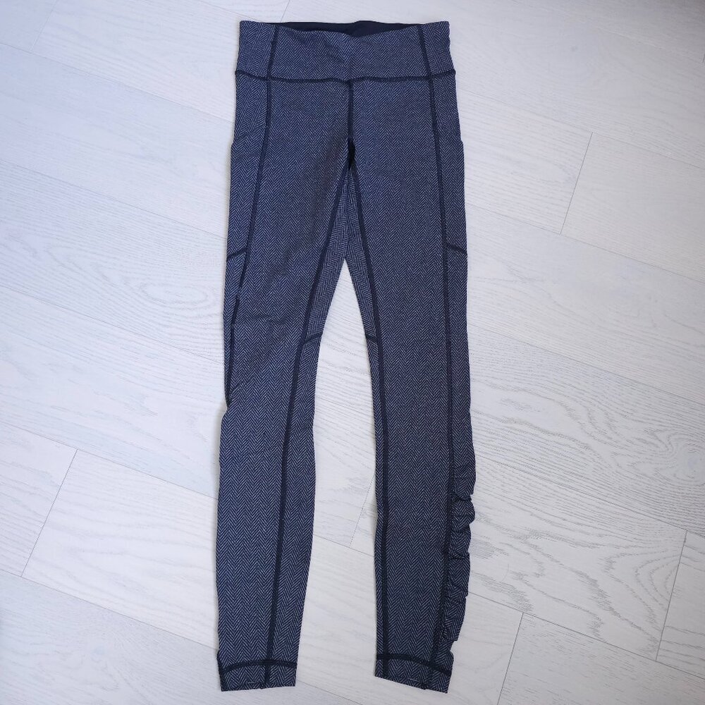 Lululemon Herringbone Leggings Size 4 High Rise 28” Length Ruched Zip Pocket